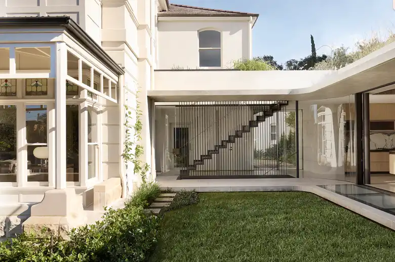 merdivenden terasa çıkış