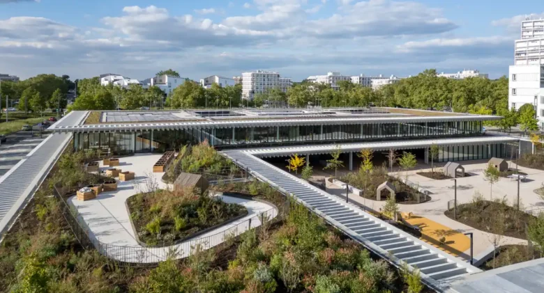 Louise Michel, mimari okul projesi