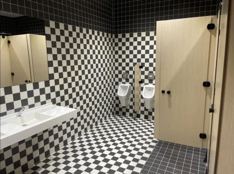 siyah beyaz tuvalet tasarımı